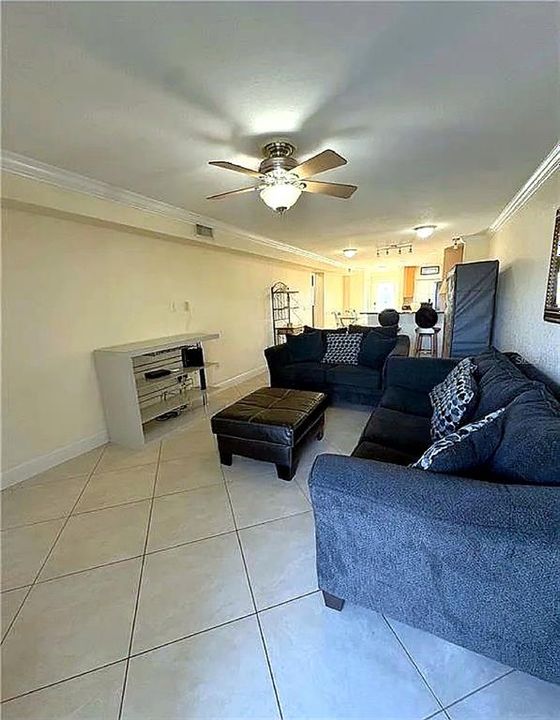 For Rent: $2,195 (1 beds, 1 baths, 735 Square Feet)