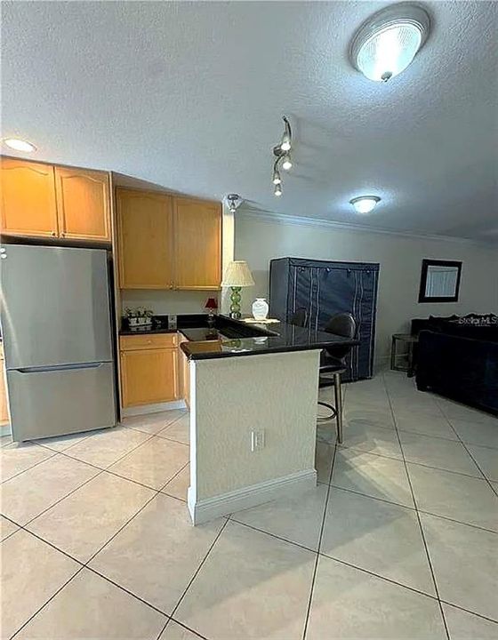 For Rent: $2,195 (1 beds, 1 baths, 735 Square Feet)
