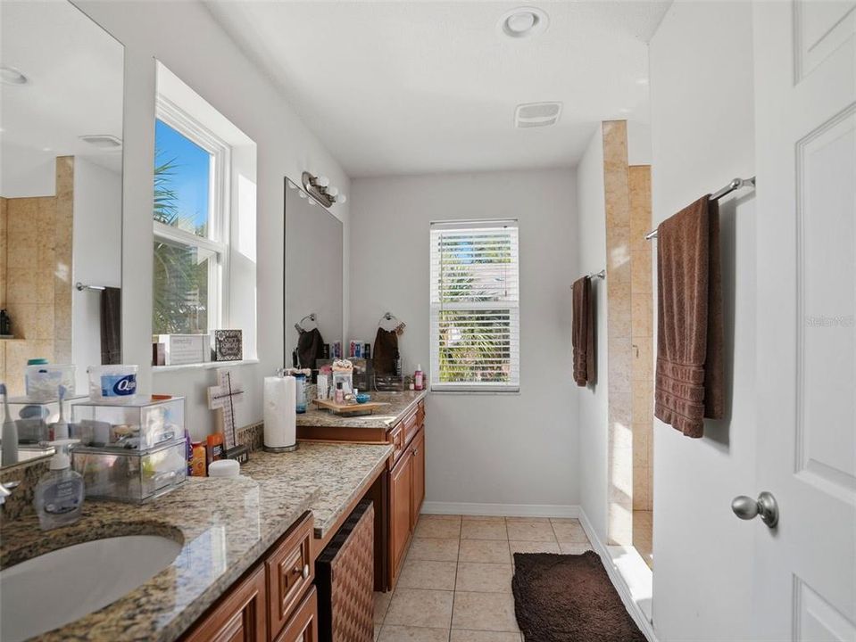 For Sale: $329,900 (3 beds, 2 baths, 1605 Square Feet)