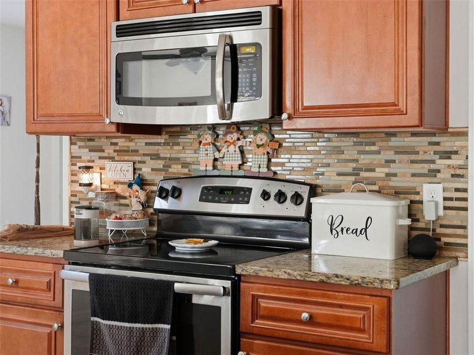 For Sale: $329,900 (3 beds, 2 baths, 1605 Square Feet)