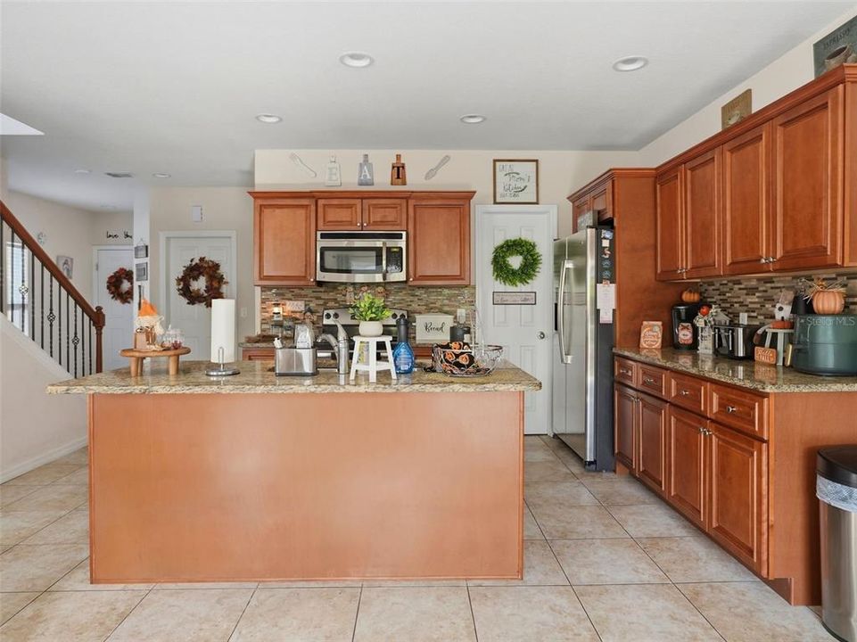 For Sale: $329,900 (3 beds, 2 baths, 1605 Square Feet)