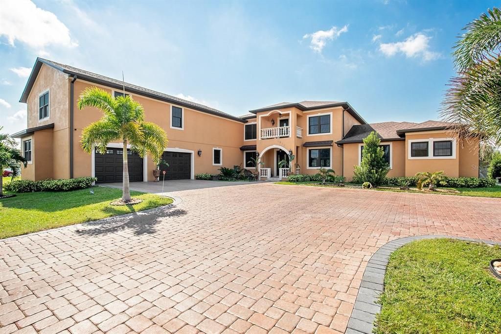 For Sale: $1,249,900 (5 beds, 5 baths, 5143 Square Feet)