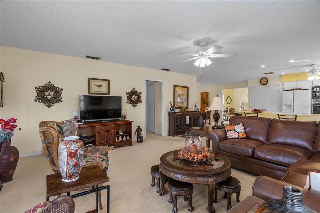 For Sale: $259,900 (2 beds, 2 baths, 1843 Square Feet)