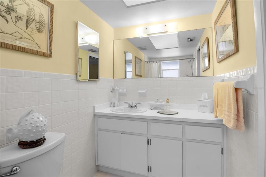 For Sale: $259,900 (2 beds, 2 baths, 1843 Square Feet)