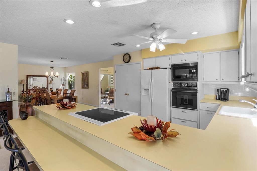For Sale: $259,900 (2 beds, 2 baths, 1843 Square Feet)
