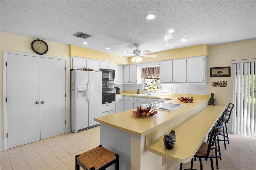 For Sale: $259,900 (2 beds, 2 baths, 1843 Square Feet)