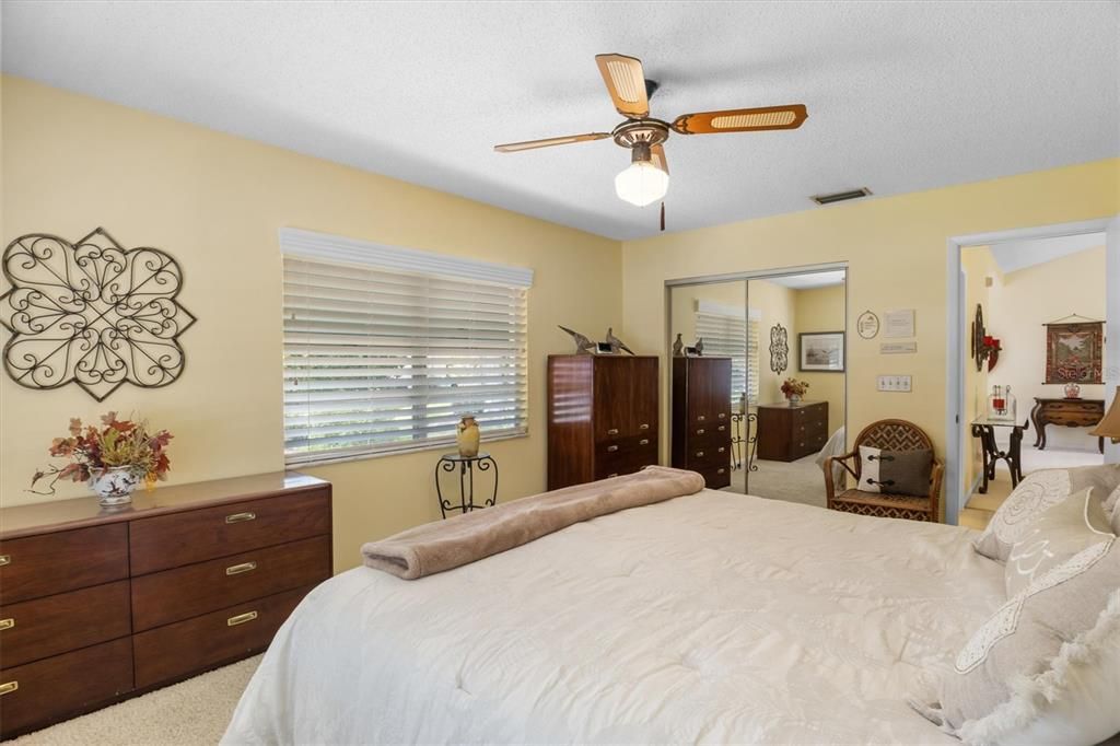 For Sale: $259,900 (2 beds, 2 baths, 1843 Square Feet)