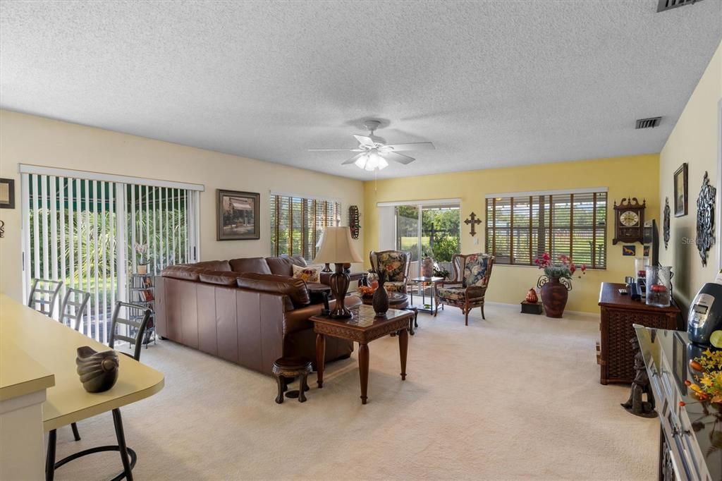 For Sale: $259,900 (2 beds, 2 baths, 1843 Square Feet)