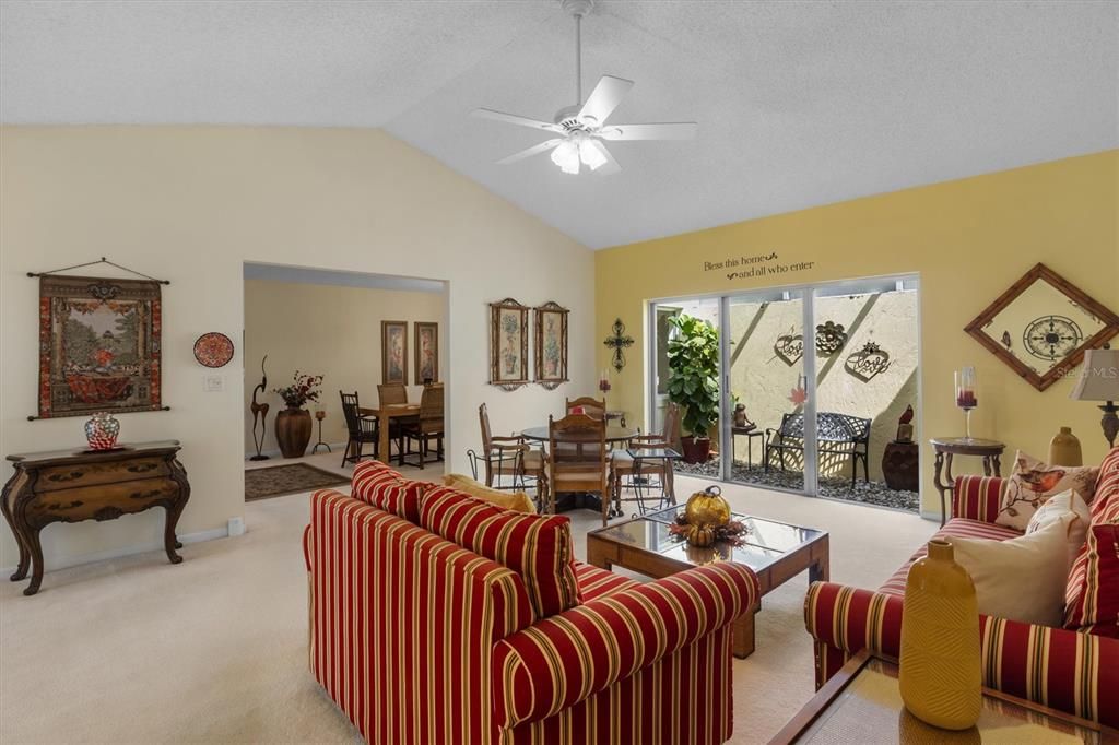 For Sale: $259,900 (2 beds, 2 baths, 1843 Square Feet)