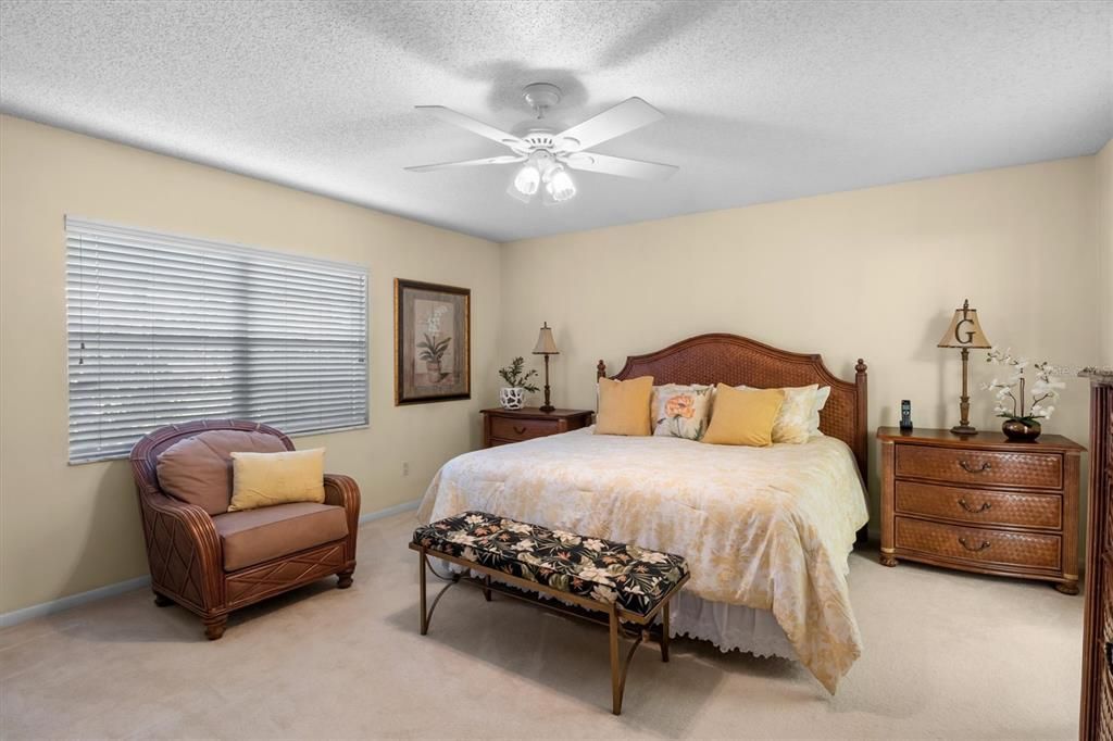 For Sale: $259,900 (2 beds, 2 baths, 1843 Square Feet)