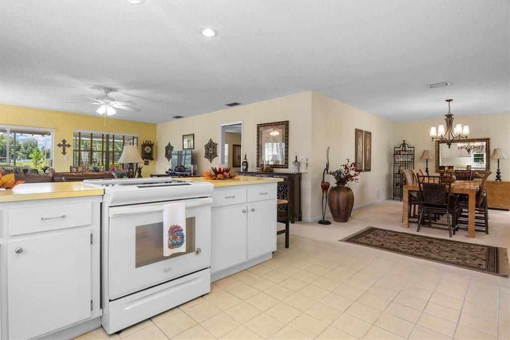 For Sale: $259,900 (2 beds, 2 baths, 1843 Square Feet)