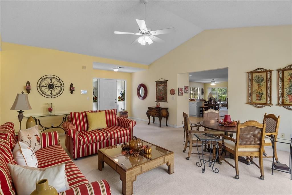 For Sale: $259,900 (2 beds, 2 baths, 1843 Square Feet)