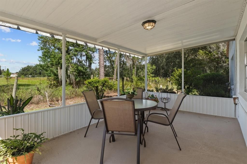 For Sale: $259,900 (2 beds, 2 baths, 1843 Square Feet)