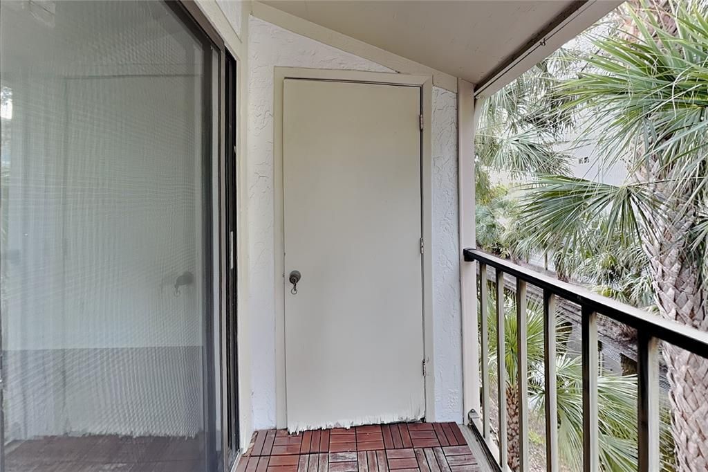 For Rent: $1,875 (2 beds, 1 baths, 857 Square Feet)