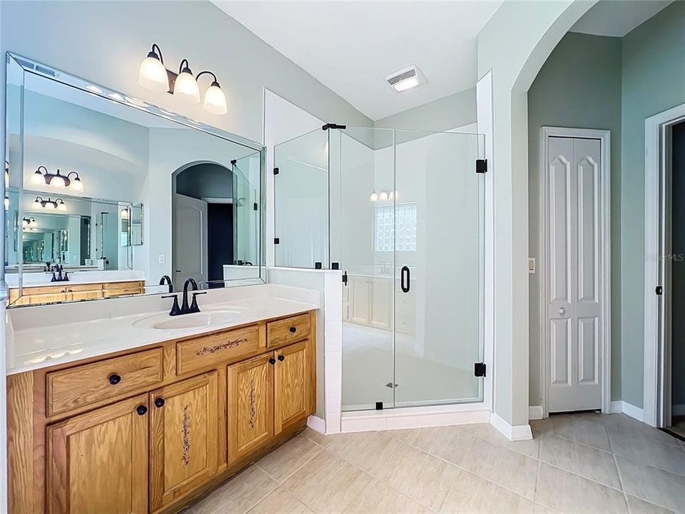 For Sale: $449,000 (3 beds, 2 baths, 2244 Square Feet)