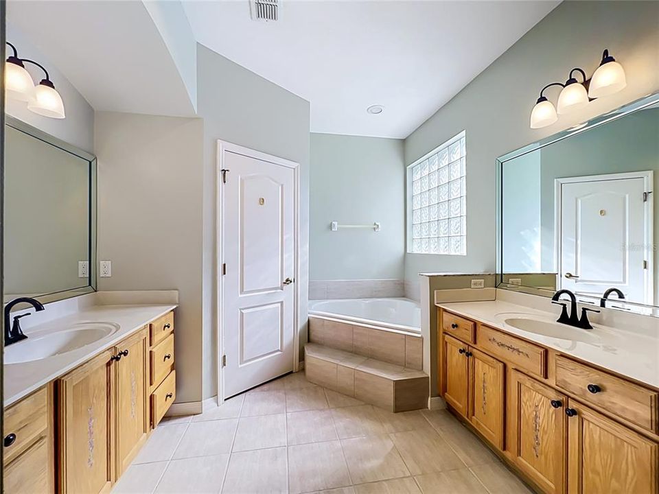 For Sale: $449,000 (3 beds, 2 baths, 2244 Square Feet)