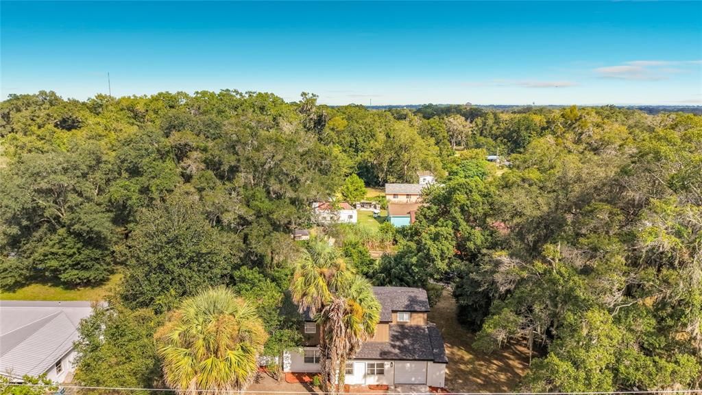 For Sale: $275,000 (6 beds, 2 baths, 1904 Square Feet)
