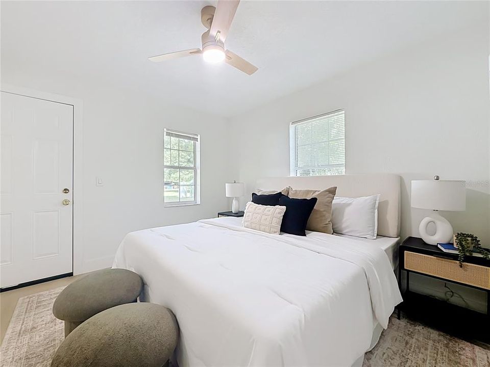 For Sale: $275,000 (6 beds, 2 baths, 1904 Square Feet)