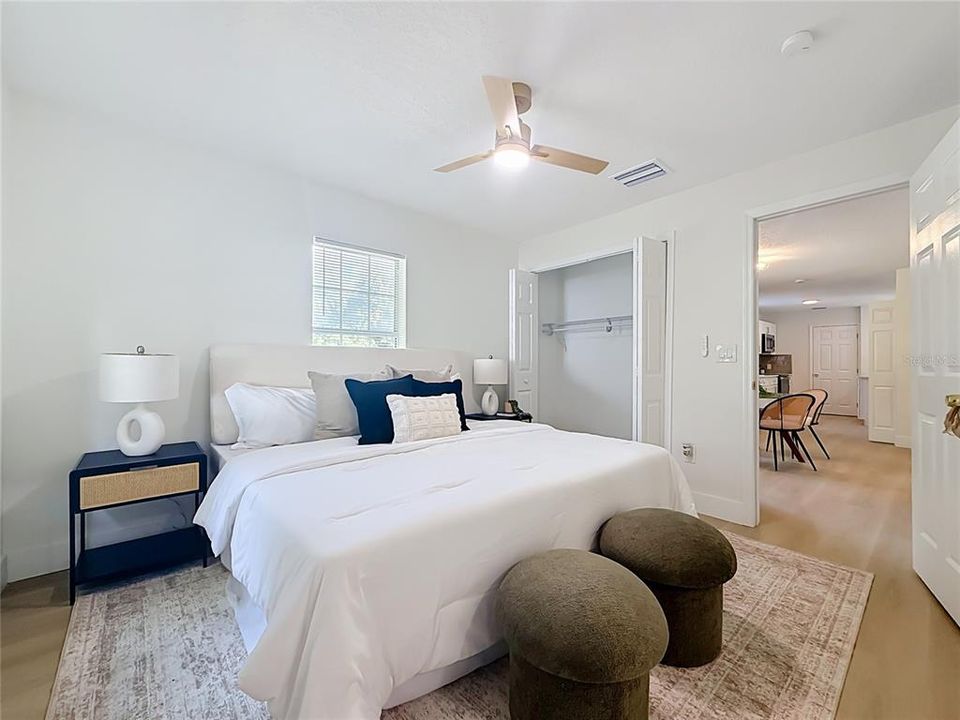 For Sale: $275,000 (6 beds, 2 baths, 1904 Square Feet)