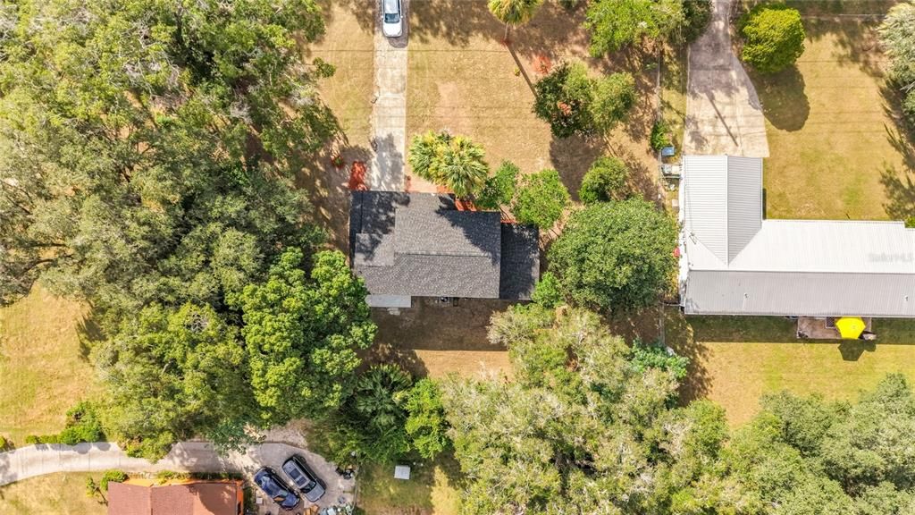 For Sale: $275,000 (6 beds, 2 baths, 1904 Square Feet)