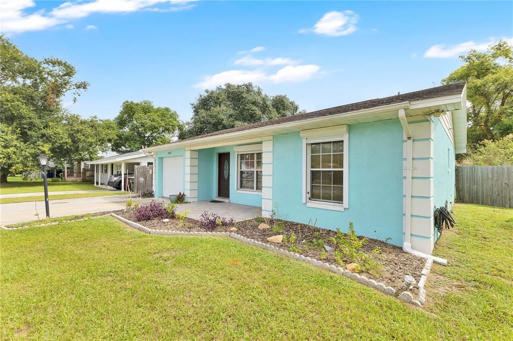 For Sale: $350,000 (3 beds, 2 baths, 1335 Square Feet)