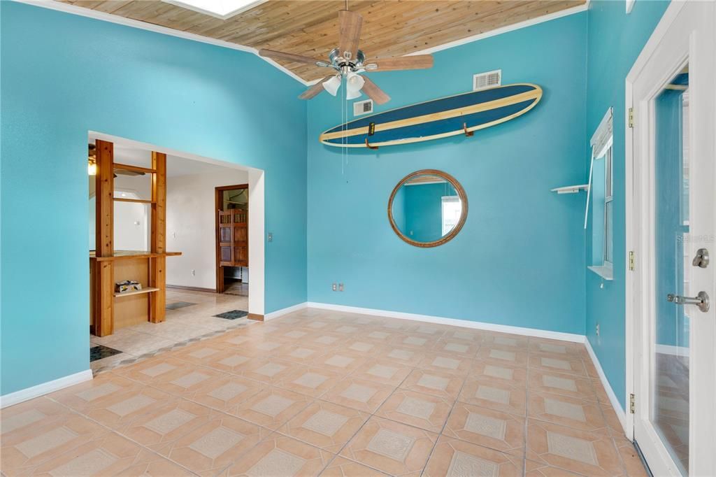 For Sale: $350,000 (3 beds, 2 baths, 1335 Square Feet)