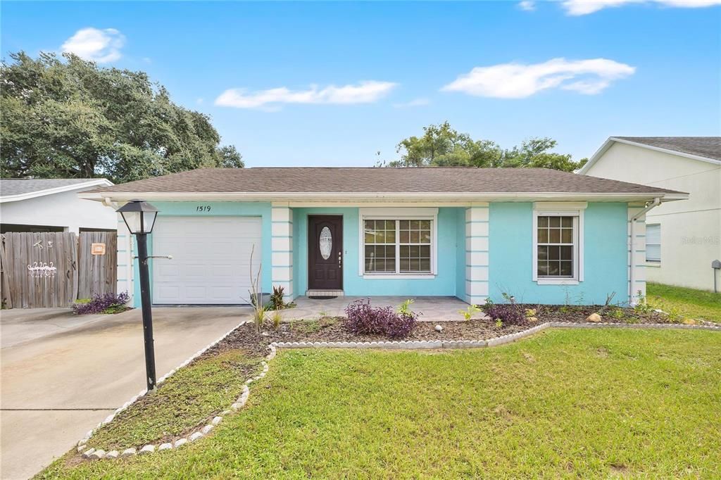 For Sale: $350,000 (3 beds, 2 baths, 1335 Square Feet)