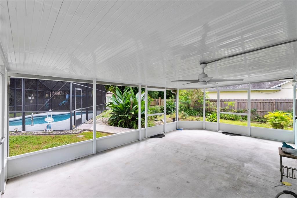 For Sale: $350,000 (3 beds, 2 baths, 1335 Square Feet)