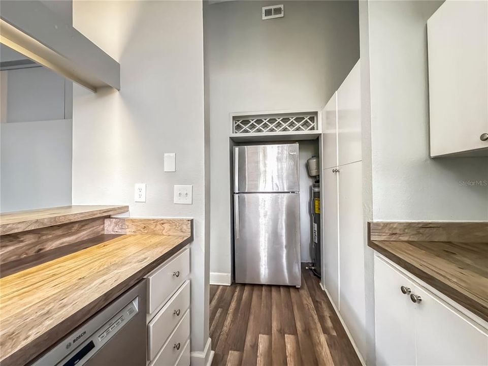 For Rent: $3,295 (4 beds, 3 baths, 2188 Square Feet)