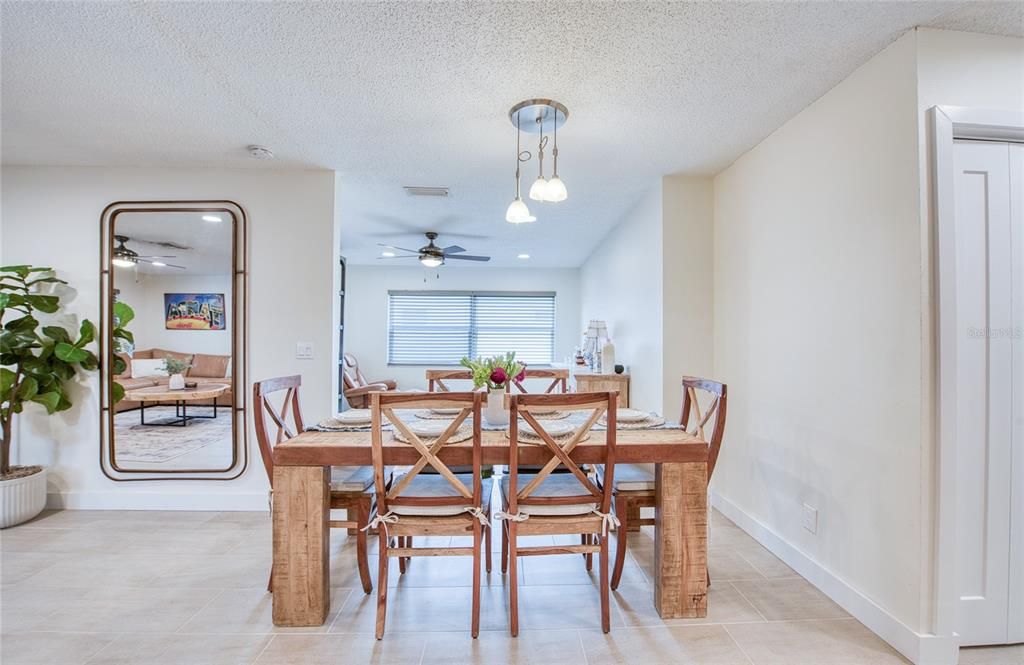En Venta: $409,900 (2 camas, 2 baños, 1198 Pies cuadrados)