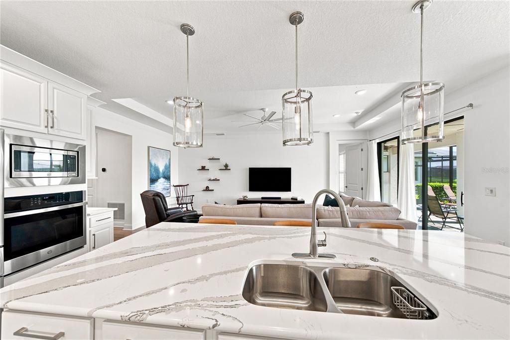 For Sale: $695,000 (2 beds, 2 baths, 1820 Square Feet)
