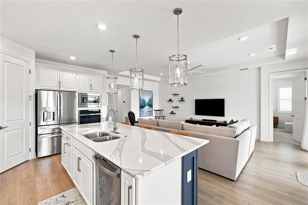 For Sale: $695,000 (2 beds, 2 baths, 1820 Square Feet)