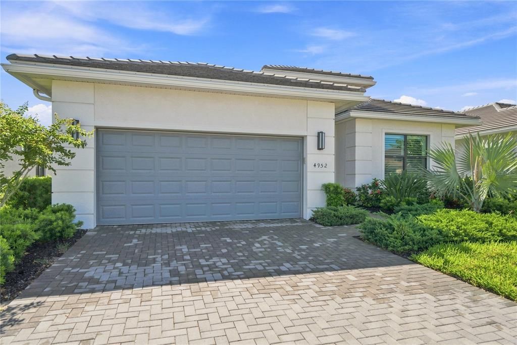 For Sale: $695,000 (2 beds, 2 baths, 1820 Square Feet)
