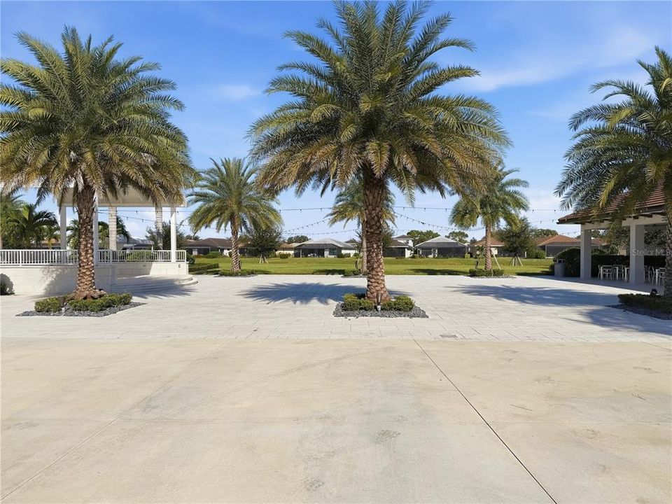 For Sale: $695,000 (2 beds, 2 baths, 1820 Square Feet)