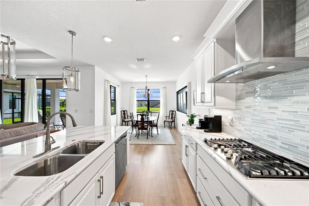 For Sale: $695,000 (2 beds, 2 baths, 1820 Square Feet)