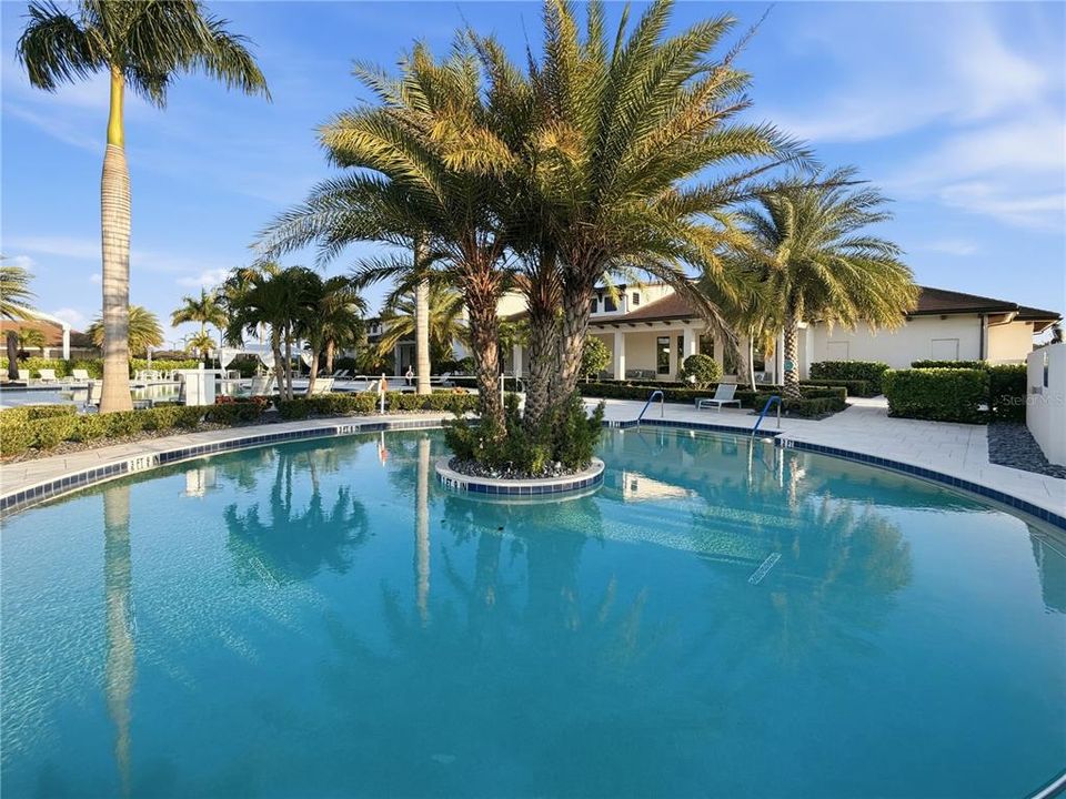 For Sale: $695,000 (2 beds, 2 baths, 1820 Square Feet)