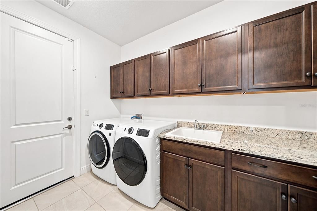 For Sale: $695,000 (2 beds, 2 baths, 1820 Square Feet)