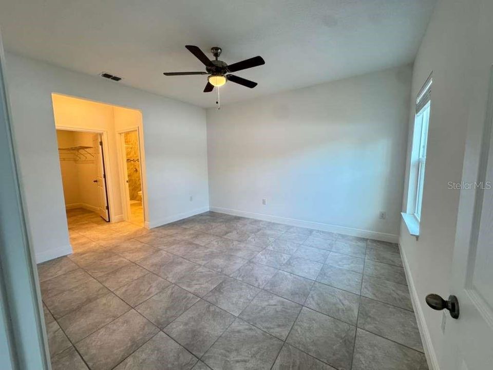 For Rent: $1,995 (4 beds, 2 baths, 1696 Square Feet)
