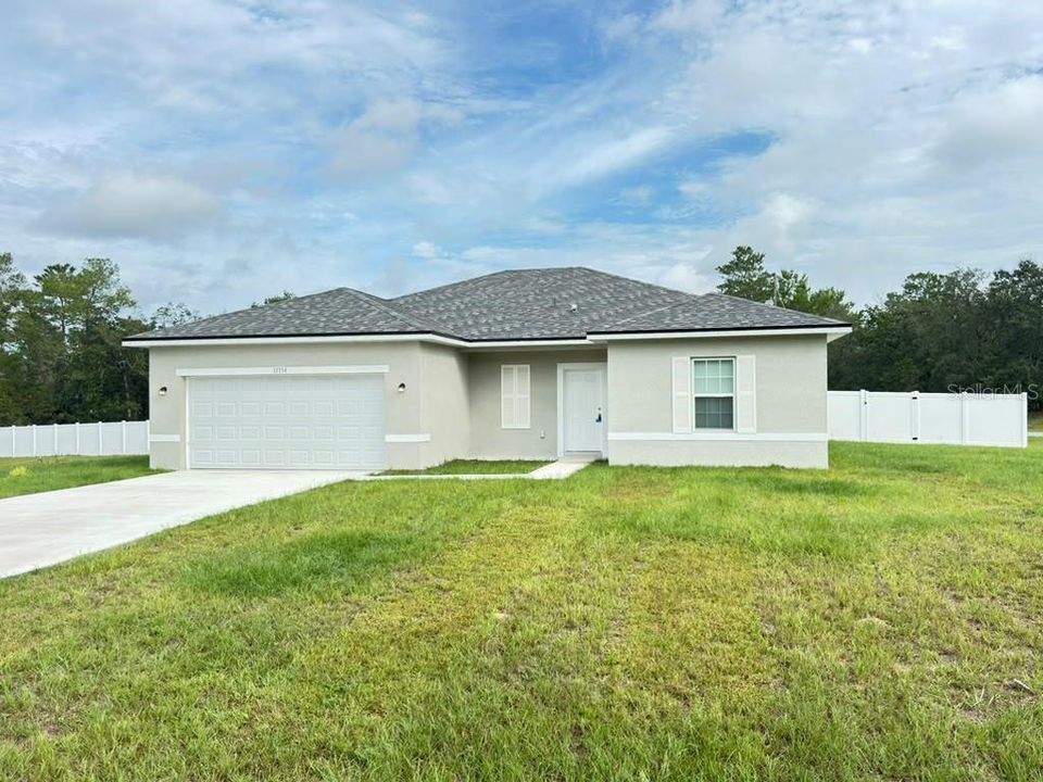 For Rent: $1,995 (4 beds, 2 baths, 1696 Square Feet)