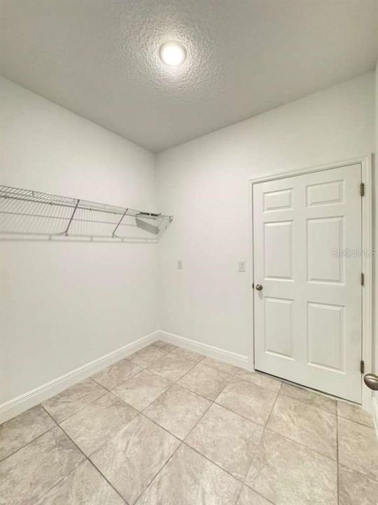 For Rent: $1,995 (4 beds, 2 baths, 1696 Square Feet)