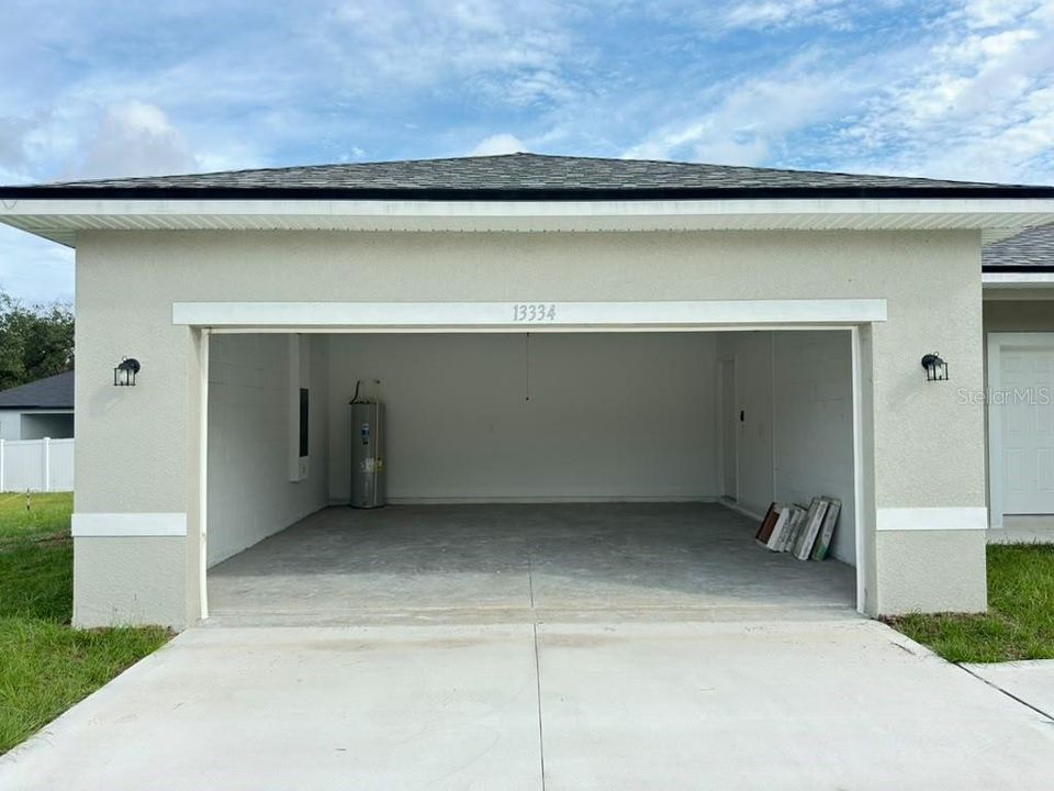 For Rent: $1,995 (4 beds, 2 baths, 1696 Square Feet)