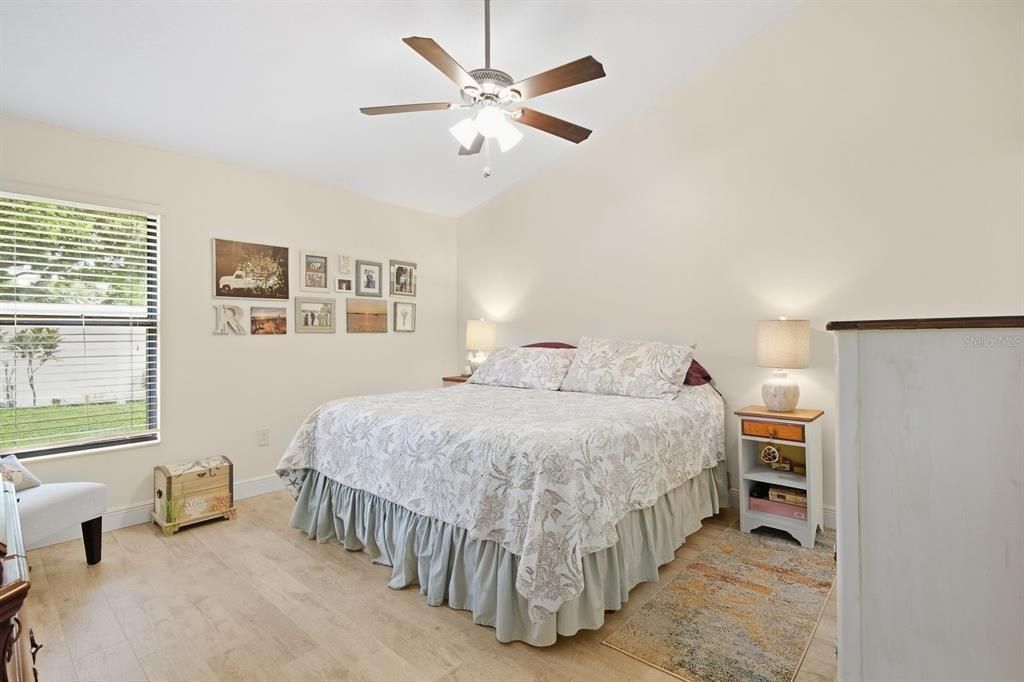For Sale: $275,000 (2 beds, 2 baths, 1200 Square Feet)