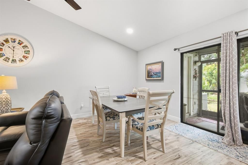 For Sale: $275,000 (2 beds, 2 baths, 1200 Square Feet)