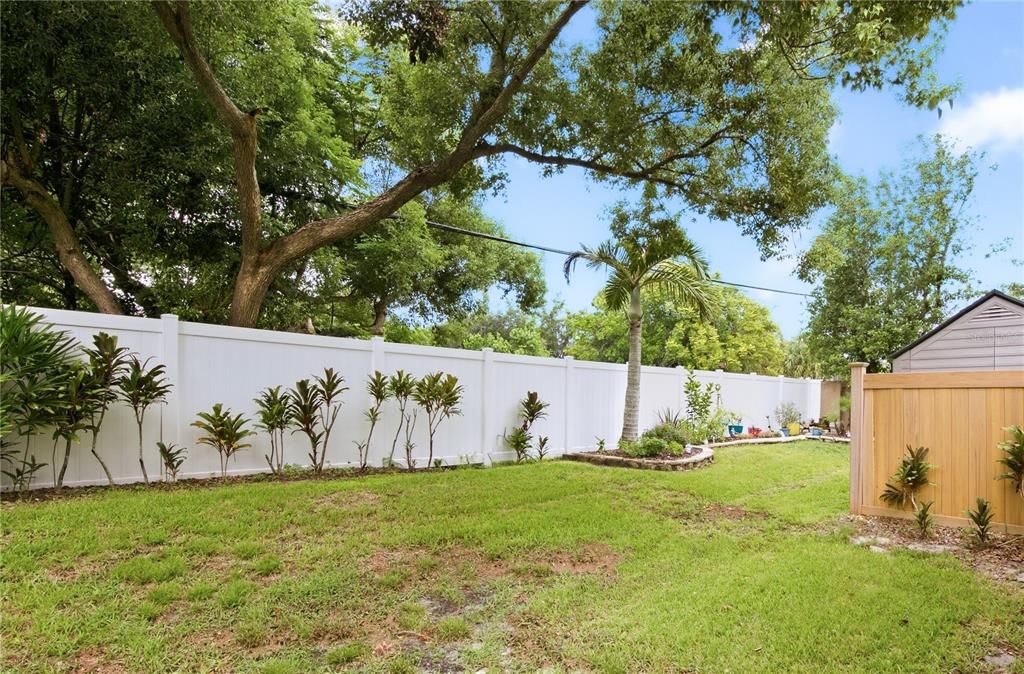 For Sale: $275,000 (2 beds, 2 baths, 1200 Square Feet)