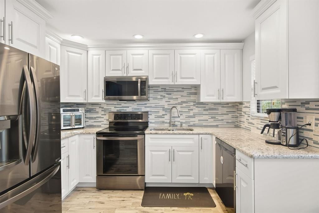 For Sale: $275,000 (2 beds, 2 baths, 1200 Square Feet)