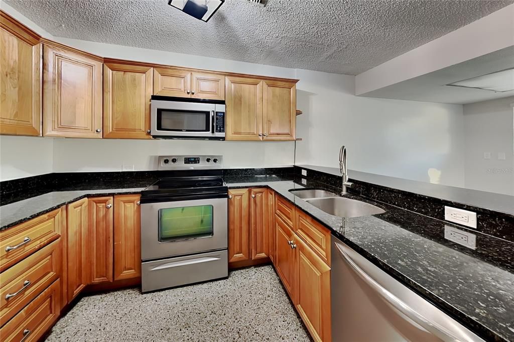 В аренду: $2,099 (3 спален, 2 ванн, 1536 Квадратных фут)