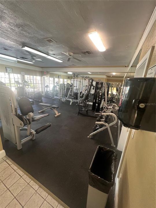 For Rent: $1,400 (1 beds, 1 baths, 627 Square Feet)