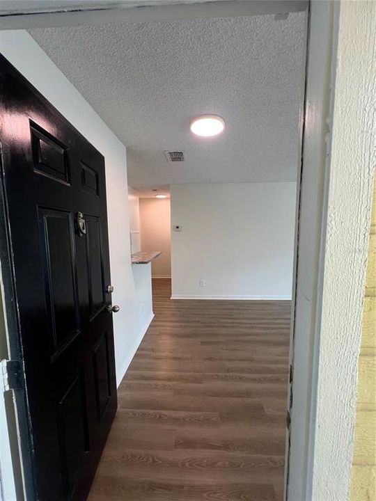 For Rent: $1,400 (1 beds, 1 baths, 627 Square Feet)