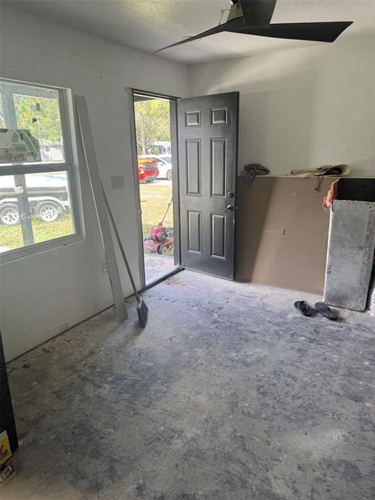 For Sale: $299,000 (4 beds, 2 baths, 1183 Square Feet)