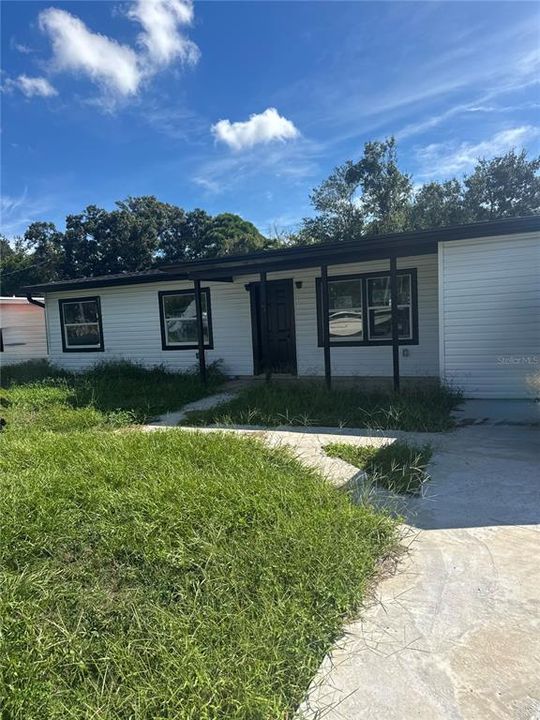 For Sale: $299,000 (4 beds, 2 baths, 1183 Square Feet)